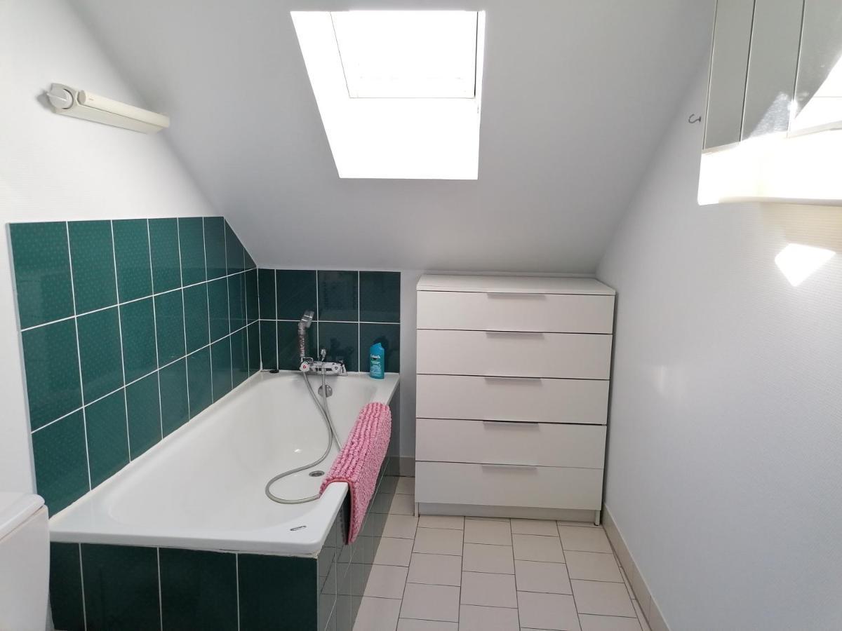 Appartement T2 avec parking privé à Doué la fontaine Extérieur photo