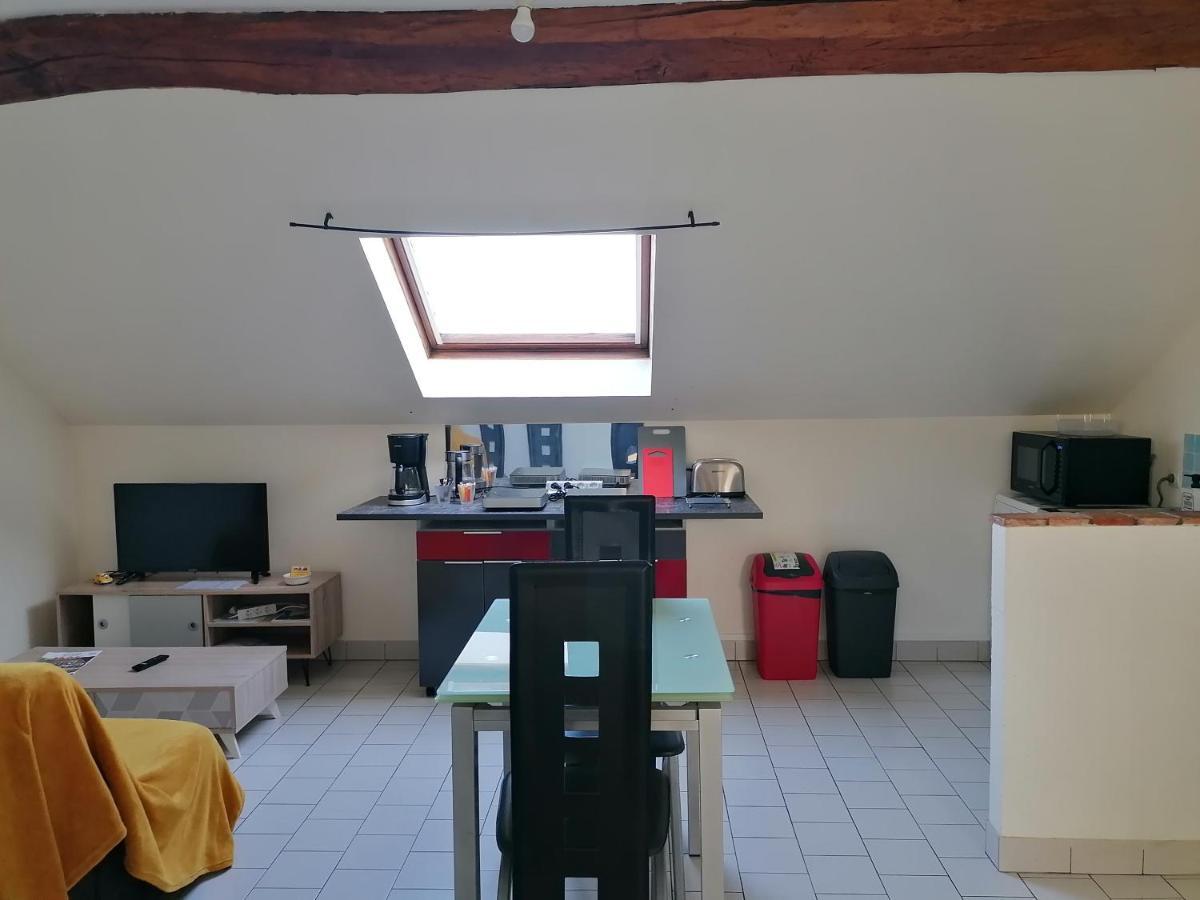 Appartement T2 avec parking privé à Doué la fontaine Extérieur photo