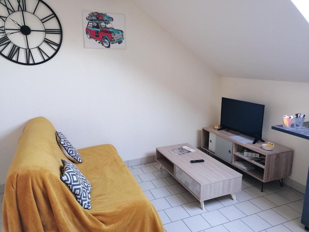 Appartement T2 avec parking privé à Doué la fontaine Extérieur photo