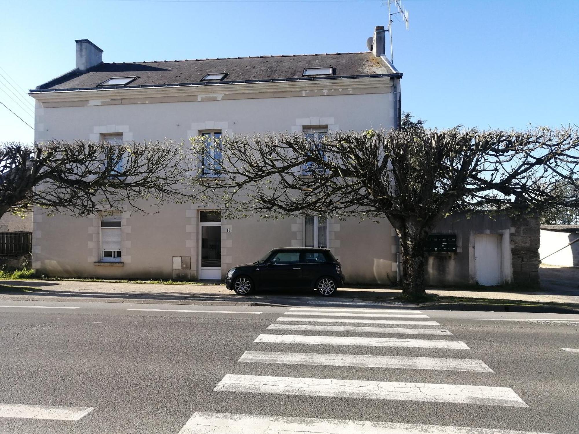 Appartement T2 avec parking privé à Doué la fontaine Extérieur photo
